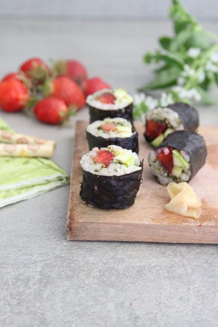 Cuillère et saladier : Makis de printemps : fraises, pesto, courgette
