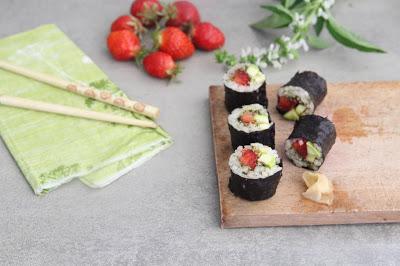 Cuillère et saladier : Makis de printemps : fraises, pesto, courgette