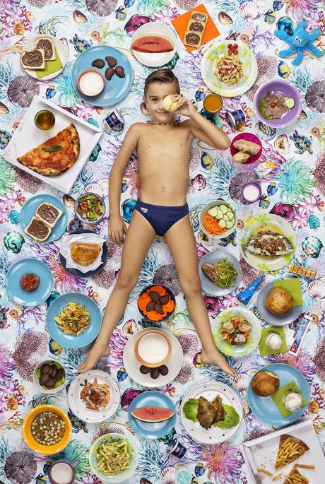 Gregg Segal photographie les enfants du monde et leurs habitudes alimentaires