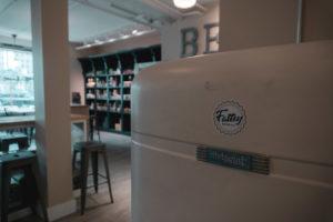 Est-ce un bar? Est-ce un magasin? – Buffalo Rising
 – Artisan Brasseur