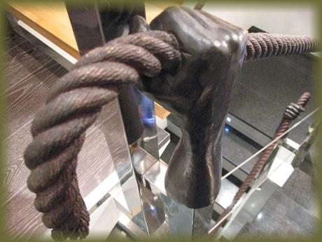 Divers - Sculptures de Lorenzo Quinn - suite