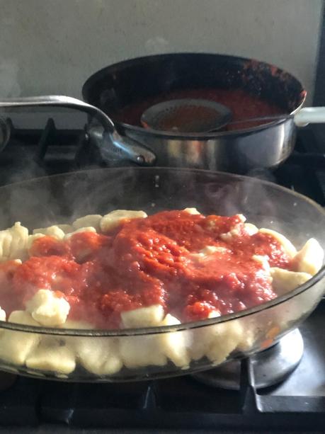 Gnocchis maison et sauce tomate en gratin de mozzarella