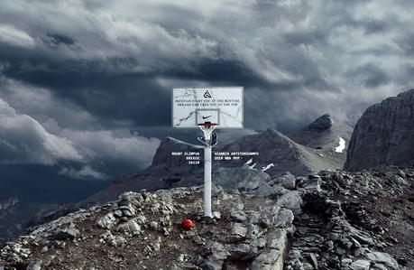 Nike célèbre Giannis Antetokounmpo en installant un panier sur le sommet du mont Olympe Giannis Antetokounmpo