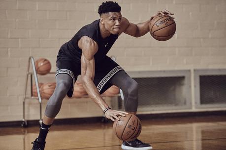 Nike célèbre Giannis Antetokounmpo en installant un panier sur le sommet du mont Olympe Giannis Antetokounmpo