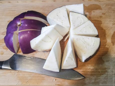 Assiette complète – Quinoa, aubergines caramélisées et tofu mariné au thé fumé