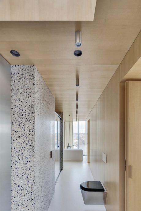 « L’appartement », un espace épuré où le marbre et le terrazzo sont omniprésents « L’appartement », un espace épuré où le marbre et le terrazzo sont omniprésents