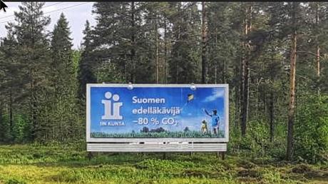 Le panneau d'entrée à li avec ses objectifs