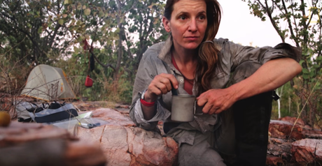 Marcher seule dans le désert Marcher seule dans le désert