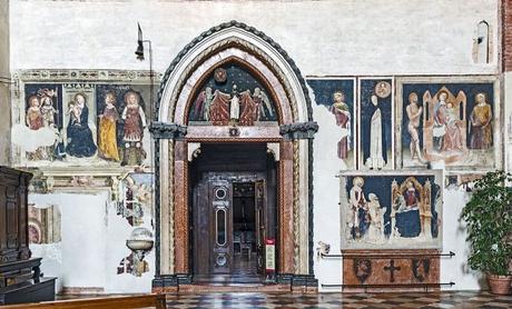 1370 ca Alticchiero Santa_Anastasia_(Verona)_-_Cappella_Pellegrini_-_Entrance
