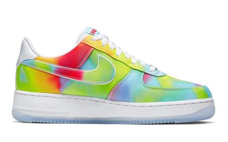 Nike célèbre la 15 ème marche Summer of Peace de Chicago avec une Air Force 1 Low Tie and Dye