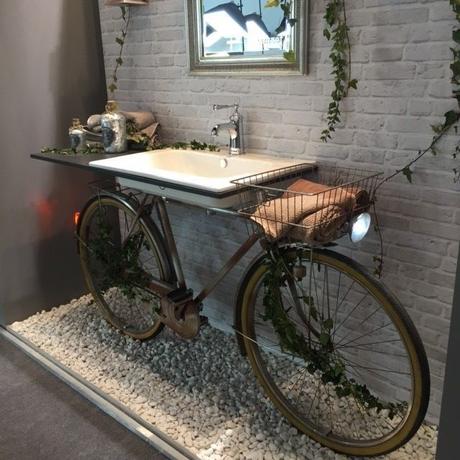 déco vélo salle de bain vasque jardin - blog déco - clem around the corner