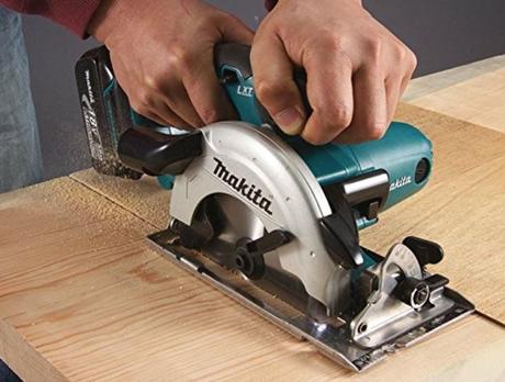 Scie circulaire MAKITA DSS501Z Avis sur la scie circulaire MAKITA DSS501Z