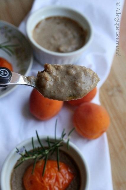 Crème de sarrasin avec abricots au sirop de romarin { sans gluten, sans lait, sans œufs}