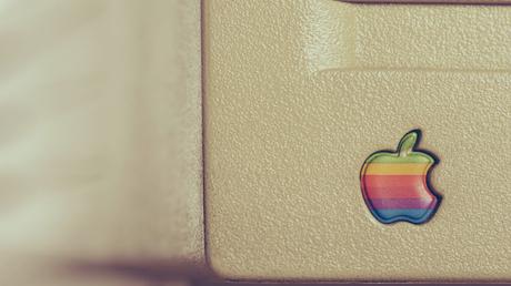Apple : vers un retour du logo arc-en-ciel ?