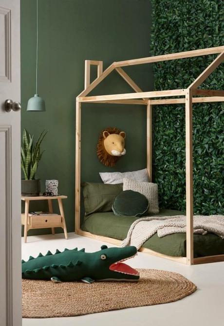 chambre enfant kaki lit cabane bois style urban jungle - blog déco - clem around the corner