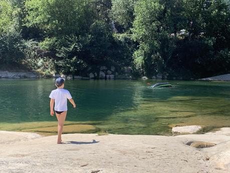 Carte postale devant le Gardon