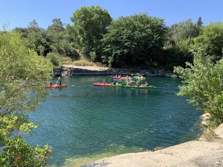 Carte postale devant le Gardon