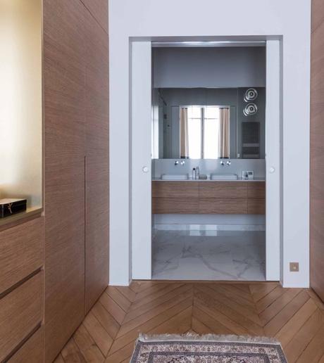 loft haussmannien salle de bain marbre blanc dressing bois laiton - blog déco - clem around the corner