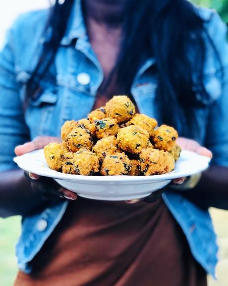 « Gato pima » ou « Gâteaux piment »: Falafels à base de pois cassés jaunes, un classique de la street-food à l’île Maurice !