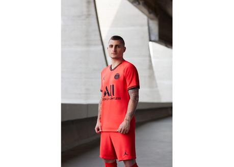 Le troisième maillot du PSG est un hommage à la Air Jordan 6 Infrared