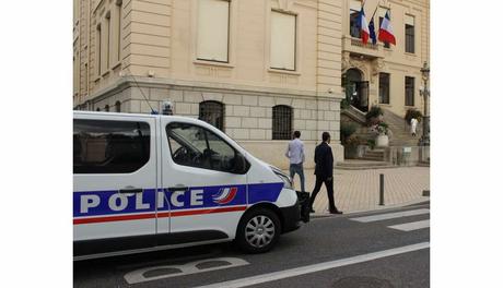 Faits-divers - Justice | Le mariage se termine au commissariat