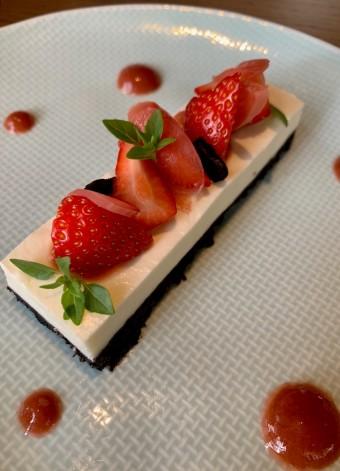 Cheesecake, fraises © Olivia Goldman