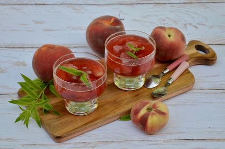 Soupe de pêches à la verveine