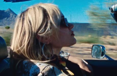 [CLIP] Lolo Zouaï – Summer in Vegas