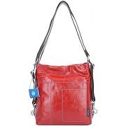 Le sac à main de Gabs Clarissa était porté à l'épaule ...