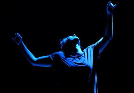 Avignon 2019 – Les chatouilles ou La danse de la colère : une jolie leçon de résilience