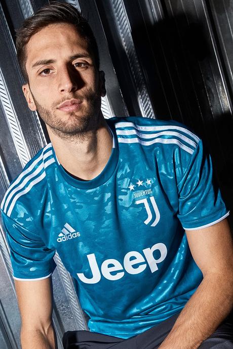 adidas plonge dans les archives de la Juve pour concevoir son third jersey