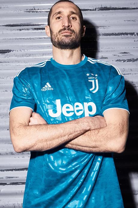 adidas plonge dans les archives de la Juve pour concevoir son third jersey