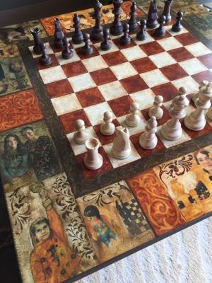 L’échiquier et le matériel pour jouer aux échecs