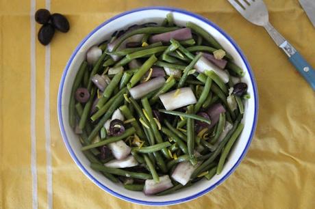 Cuillère et saladier : Salade de haricots verts, aubergines, citron et olives