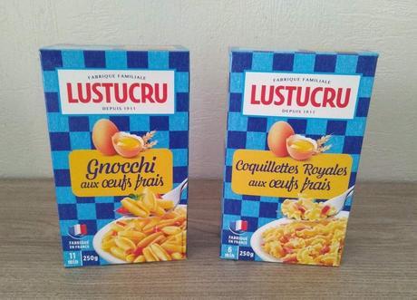 Deux paquets de pâtes aux oeufs frais (Lustucru)