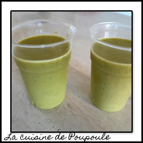 Velouté de courgettes à la menthe et fromage de chèvre (froid) Velouté de courgettes à la menthe et fromage de chèvre (froid)