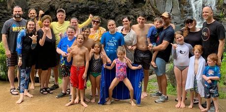 Ce grand-père prend 33 membres de sa famille en vacances gratuitement Ce grand-père prend 33 membres de sa famille en vacances gratuitement