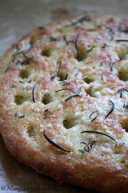 Focaccia thym-romarin-fleur de sel { sans gluten, sans lait, sans œufs}