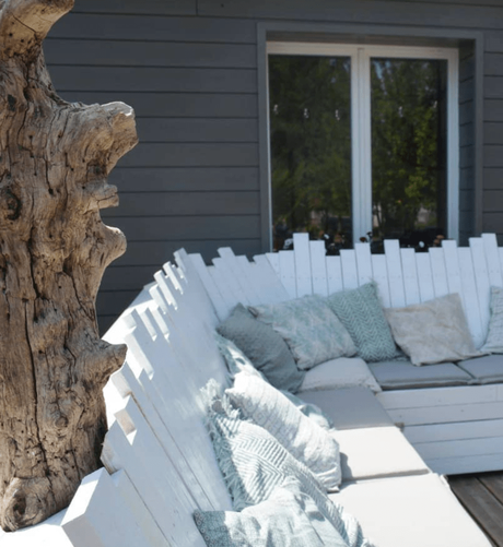 salon de jardin palette blanc coussin terrasse tendance - blog déco - clematc