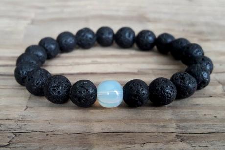 Guide des bracelets pierre de lune, bien choisir Bracelet pierre de lune pour homme