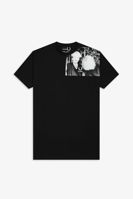 La nouvelle capsule Raf Simons x Fred Perry rend hommage à la jeunesse brittanique des années 70 La nouvelle capsule Raf Simons x Fred Perry rend hommage à la jeunesse brittanique des années 70