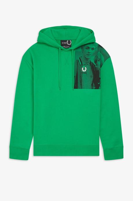 La nouvelle capsule Raf Simons x Fred Perry rend hommage à la jeunesse brittanique des années 70 La nouvelle capsule Raf Simons x Fred Perry rend hommage à la jeunesse brittanique des années 70