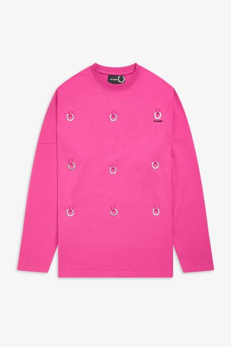 La nouvelle capsule Raf Simons x Fred Perry rend hommage à la jeunesse brittanique des années 70 La nouvelle capsule Raf Simons x Fred Perry rend hommage à la jeunesse brittanique des années 70