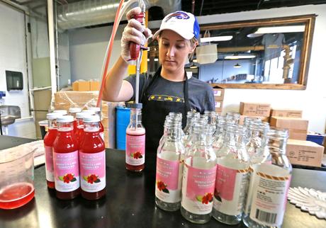 Info bière – Retour sur les plus grandes tendances de la décennie dans le secteur des aliments et des boissons et où les trouver – The Buffalo News
 – Mousse de bière