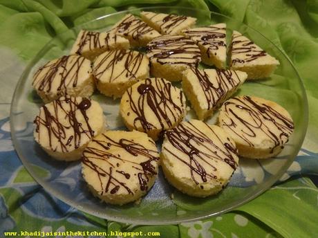 PETITES BOUCHÉES À LA LIME / LIME CAKE BITES / BOCADITOS DE PASTEL DE LIMA / حلويات صغيرة بمذاق الليمون الاخضر PETITES BOUCHÉES À LA LIME / LIME CAKE BITES / BOCADITOS DE PASTEL DE LIMA / حلويات صغيرة بمذاق الليمون الاخضر