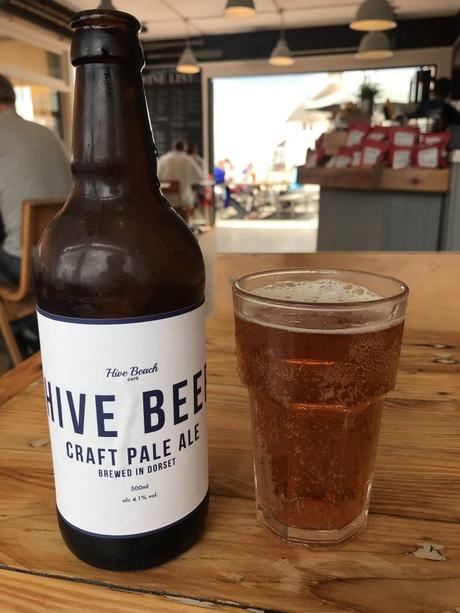 ruche bière west bay piddle brasserie dorset 700x933 - La meilleure bière artisanale à Bridport, Angleterre