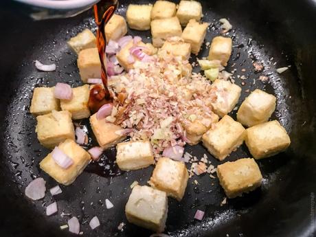 La recette du général – Tofu caramélisé à la citronnelle