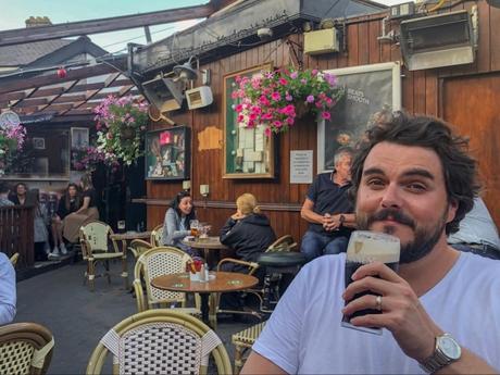 Bière artisanale – Une pinte pour une pinte à Dublin et à St. John's: Comment la culture des pubs se range-t-elle dans les deux villes?
 – Bière brune