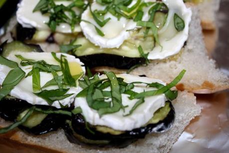 Tartines à l’aubergine et au chèvre
