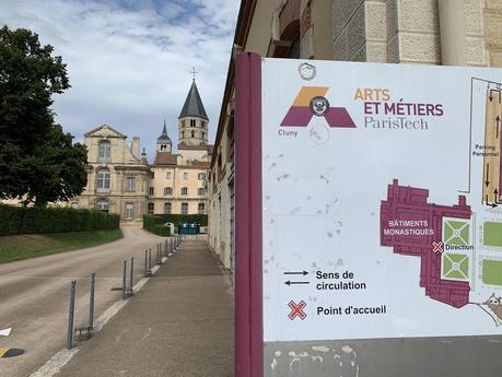 Carte postale de Cluny dans l’abbaye #Bourgogne